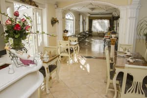 thumbnail: Breakfast area