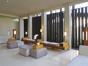 thumbnail: Lobby sitting area
