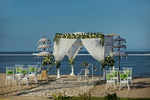 thumbnail: Outdoor wedding area