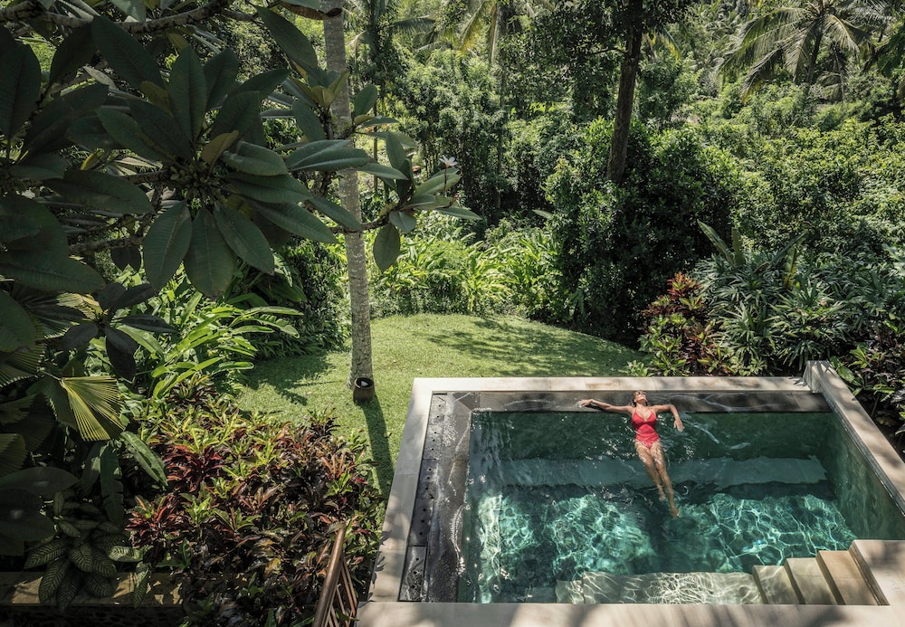 Private pool