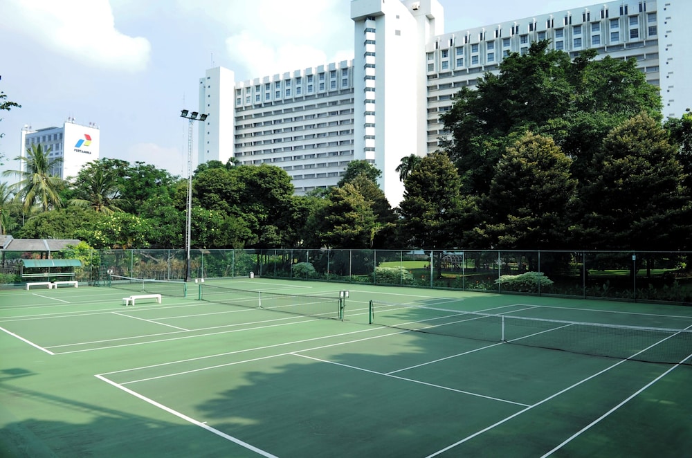 Tennis court