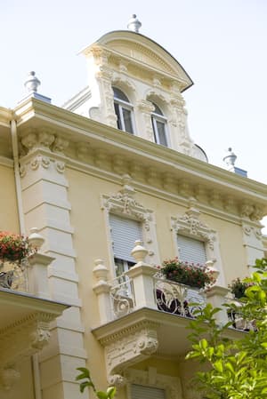 thumbnail: Front of property
