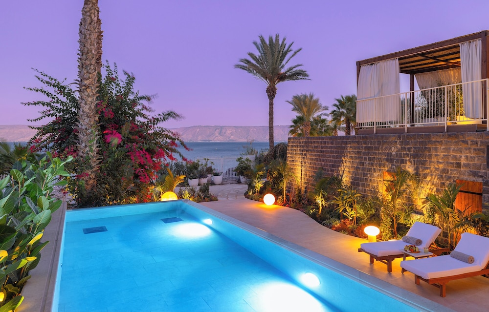 Private pool