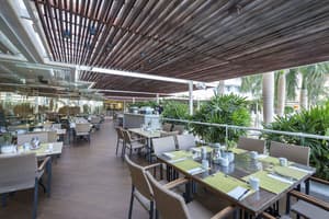 thumbnail: Outdoor dining