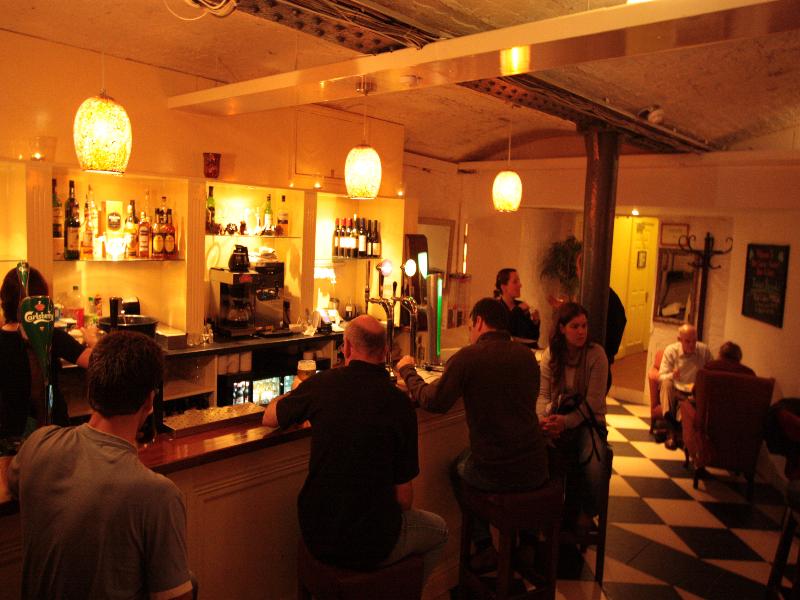 Bar