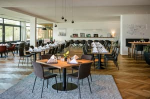 thumbnail: Restaurant