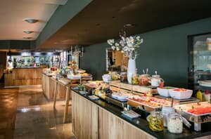thumbnail: Breakfast area