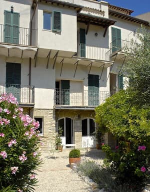 thumbnail: General view