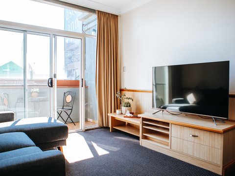 Self Contained Accommodation Wagga Wagga Executive Bedroom Apartment Astor