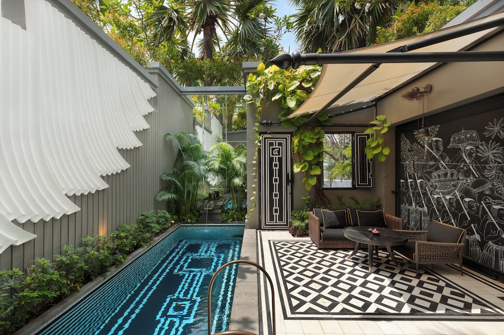 Private pool