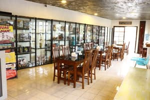 thumbnail: Restaurant