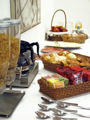 thumbnail: Breakfast area