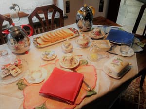 thumbnail: Breakfast area