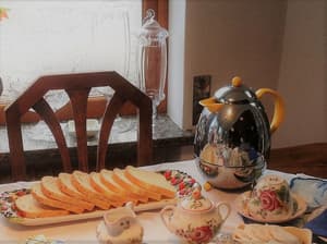 thumbnail: Breakfast area