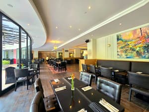 thumbnail: Restaurant