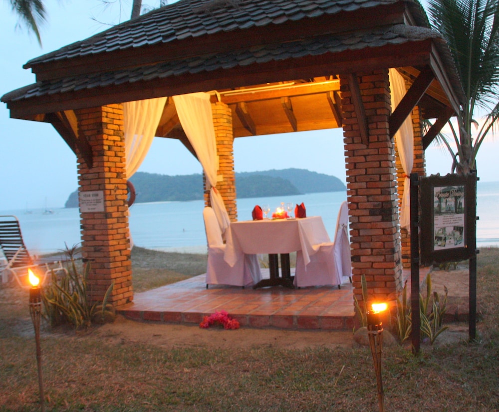 Couples dining