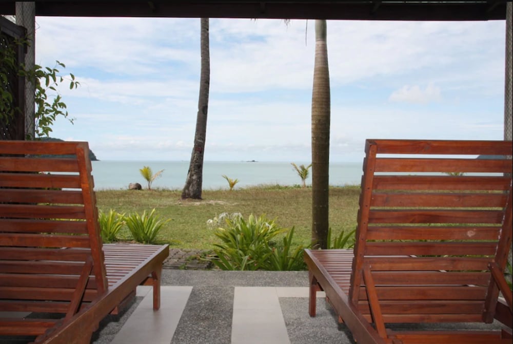 Beach/ocean view
