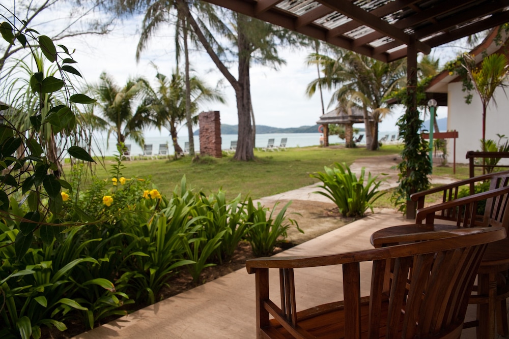 Beach/ocean view