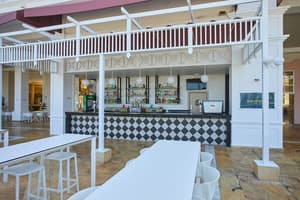 thumbnail: Bar (on property)