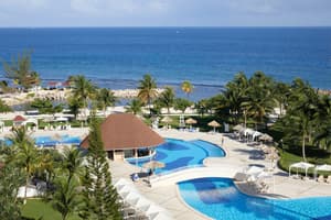 thumbnail: Swim-up bar