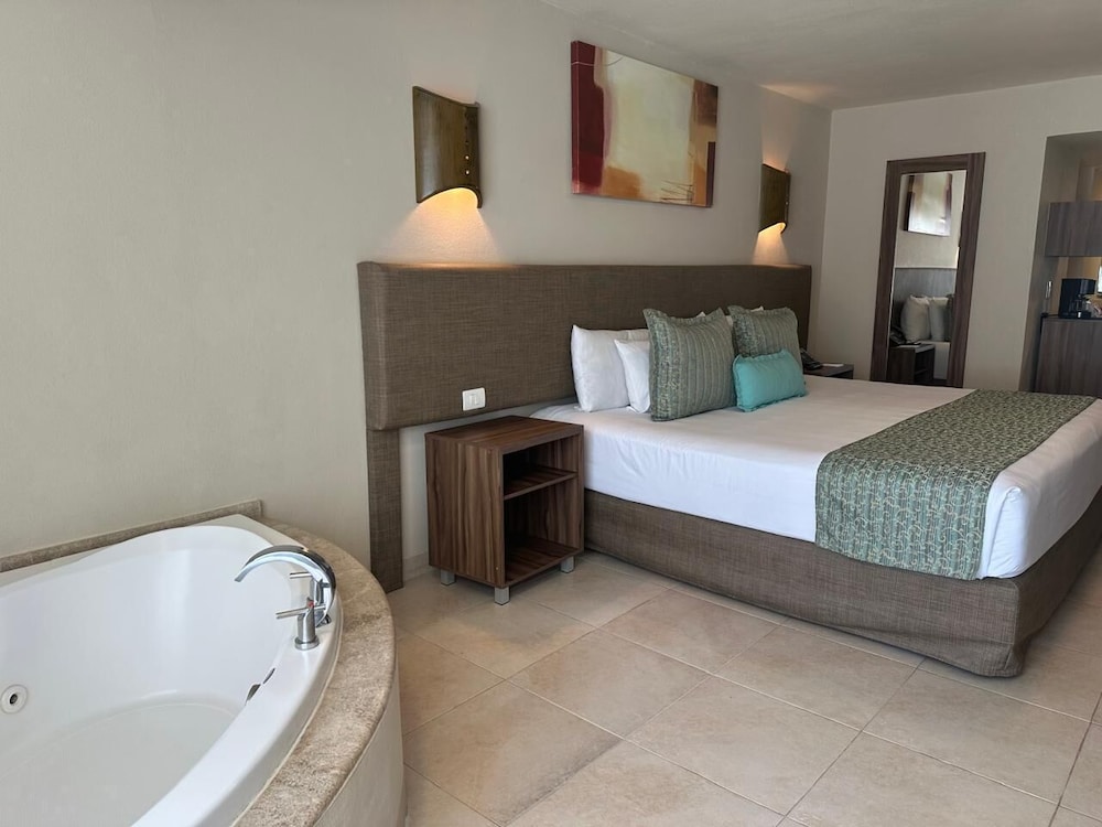 Jetted tub