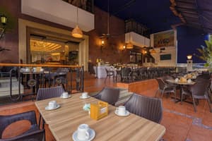 thumbnail: Restaurant