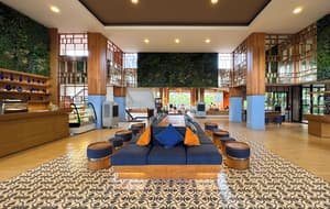 thumbnail: Lobby sitting area