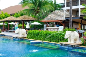 thumbnail: Poolside bar