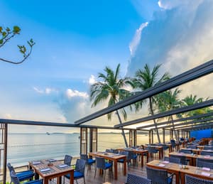 thumbnail: Outdoor dining