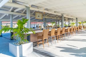 thumbnail: Bar (on property)