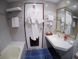 thumbnail: Bathroom