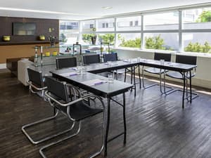 thumbnail: Business center