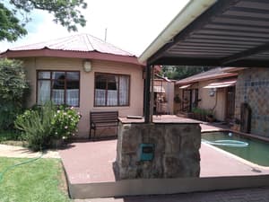 thumbnail: Outdoor pool