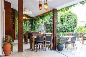 thumbnail: Restaurant