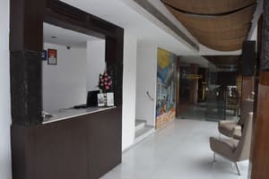 thumbnail: Hallway