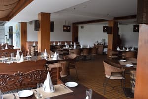 thumbnail: Restaurant