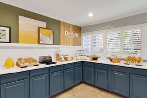 thumbnail: Breakfast area