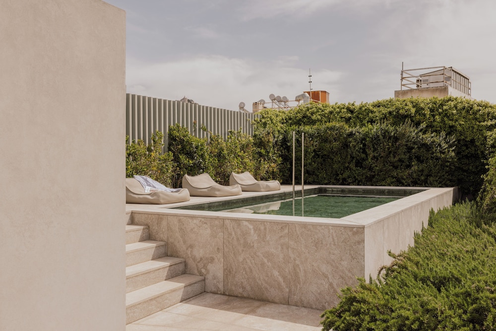 Private pool