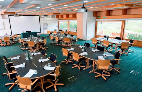 SCS cabaret cropped resized