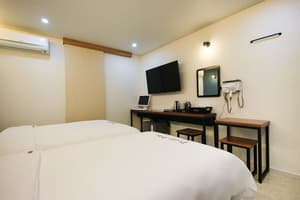 thumbnail: Room