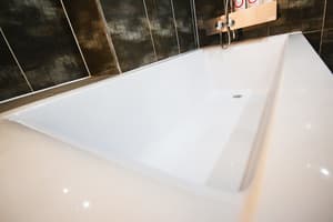 thumbnail: Deep soaking bathtub