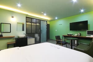 thumbnail: Room