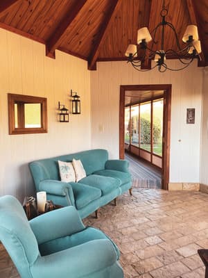 thumbnail: Lobby sitting area