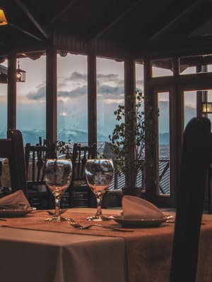 thumbnail: Restaurant
