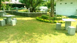 thumbnail: Property grounds