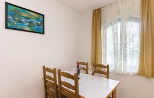 thumbnail: Dining room