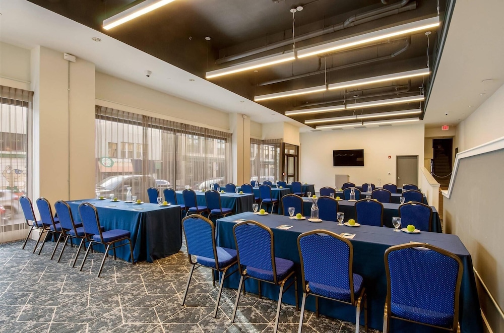 Meeting facility