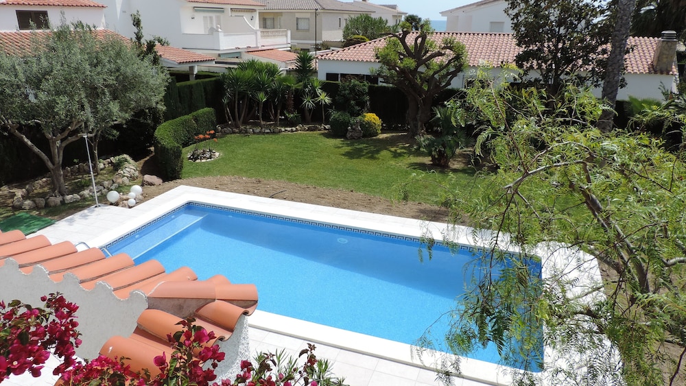 Private pool