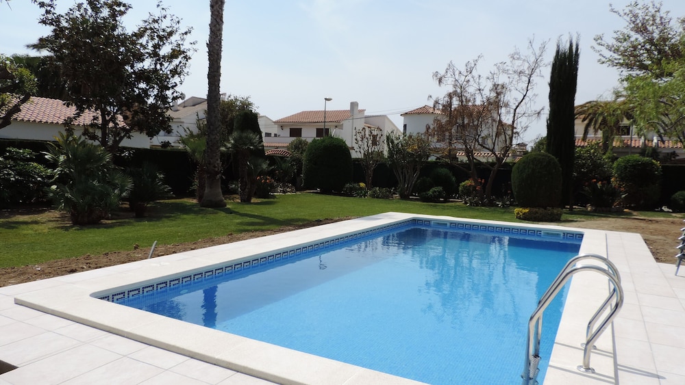 Private pool