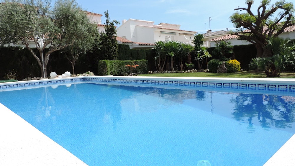 Private pool